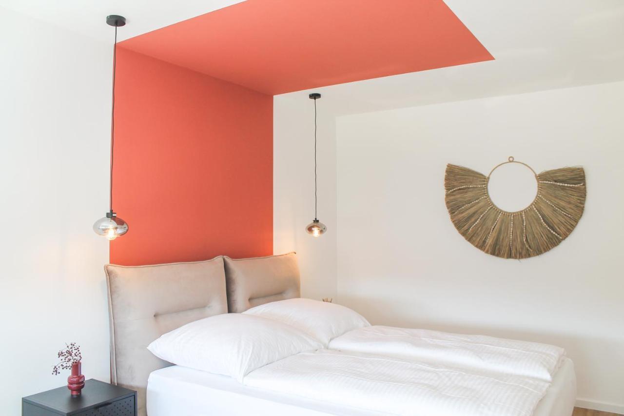 African-Style Apartment - Stadtnah, Parkplatz, E-Ladestation Fuer Auto & Fahrraeder, Gitterbox Fuer Fahrraeder, Fitnessstudio Coblenza Esterno foto