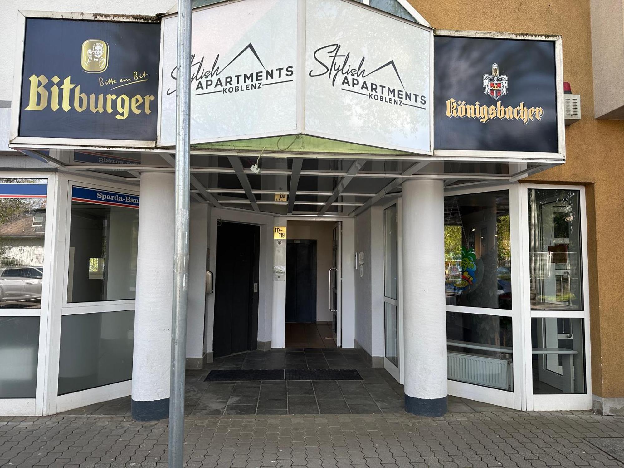 African-Style Apartment - Stadtnah, Parkplatz, E-Ladestation Fuer Auto & Fahrraeder, Gitterbox Fuer Fahrraeder, Fitnessstudio Coblenza Esterno foto